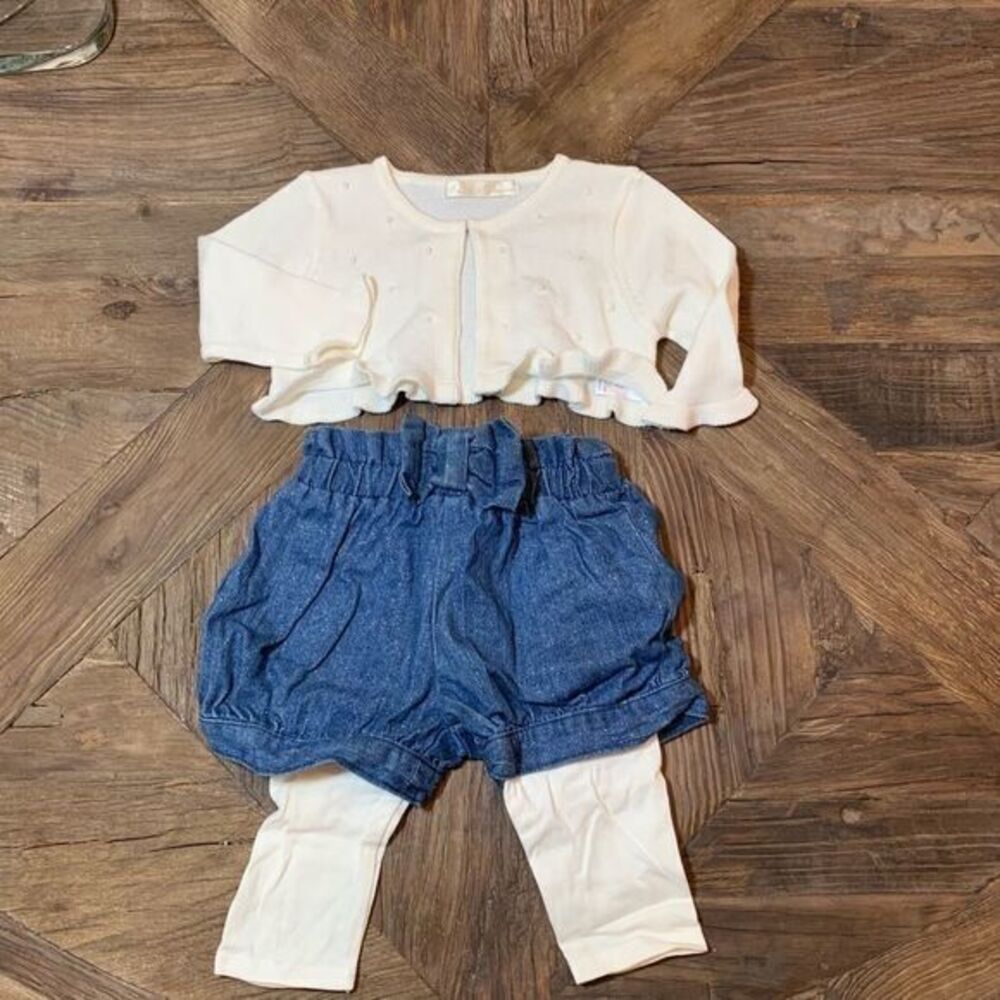 Baby Girl Two Piece Outfit Size 3-6 months
